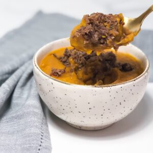 Creme de aipim, moranga e carne desfiada